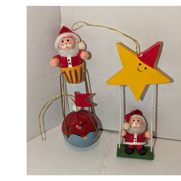 Lot 2 Vintage 198$ Avon Wooden Christmas Tree Ornaments Collectible Santa - Picture 1 of 6